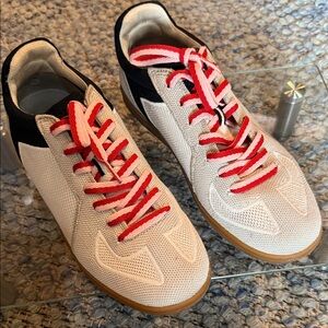 Rothy’s RS01 Sneaker